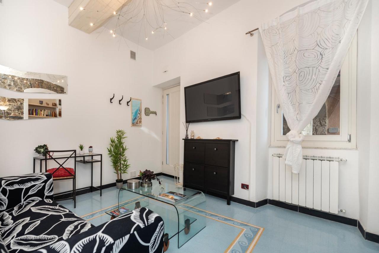 A Stelin Apartment มานารอลา ภายนอก รูปภาพ